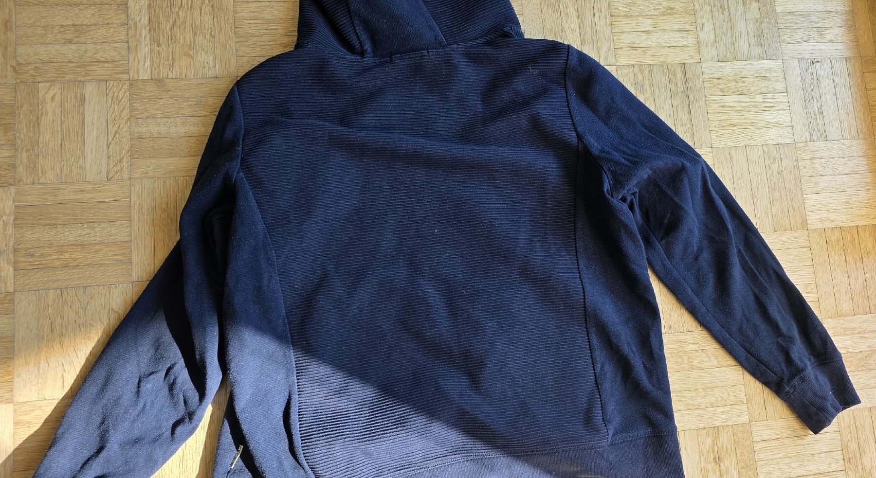 Jacken: Veste /gilet/ pull bleu marine taille XL Cecil – Gebraucht aus Yverdon-les-Bains von van_dq65 8