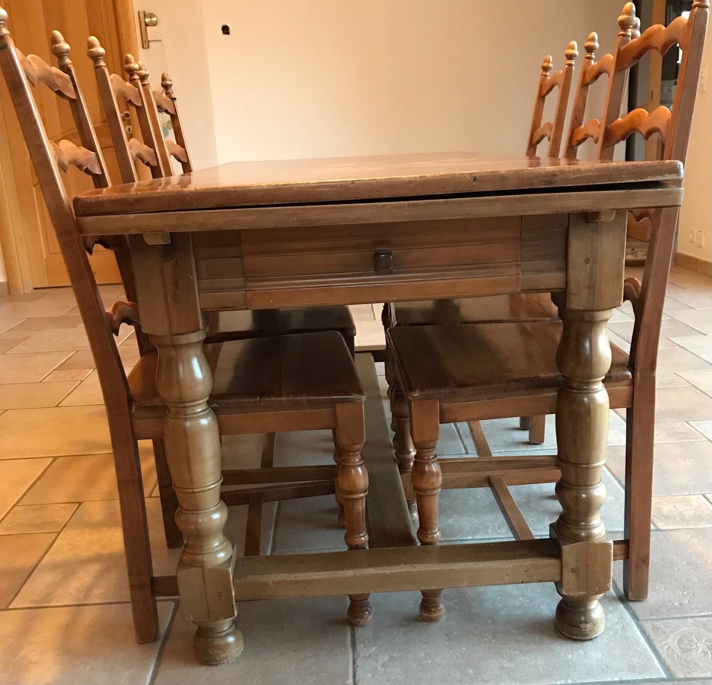 Tavoli: Table en bois massif avec 6 chaises – Usato da Grimisuat venduto da JBCOCCI 7