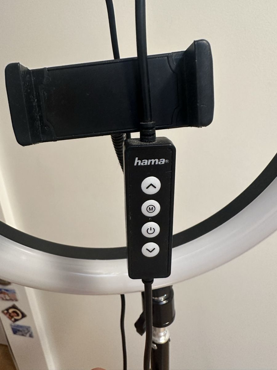 Hama Lampade: Hama Ringlicht mit Stativ und Smartphonehalterung – Usato da Biel/Bienne venduto da joy108 2