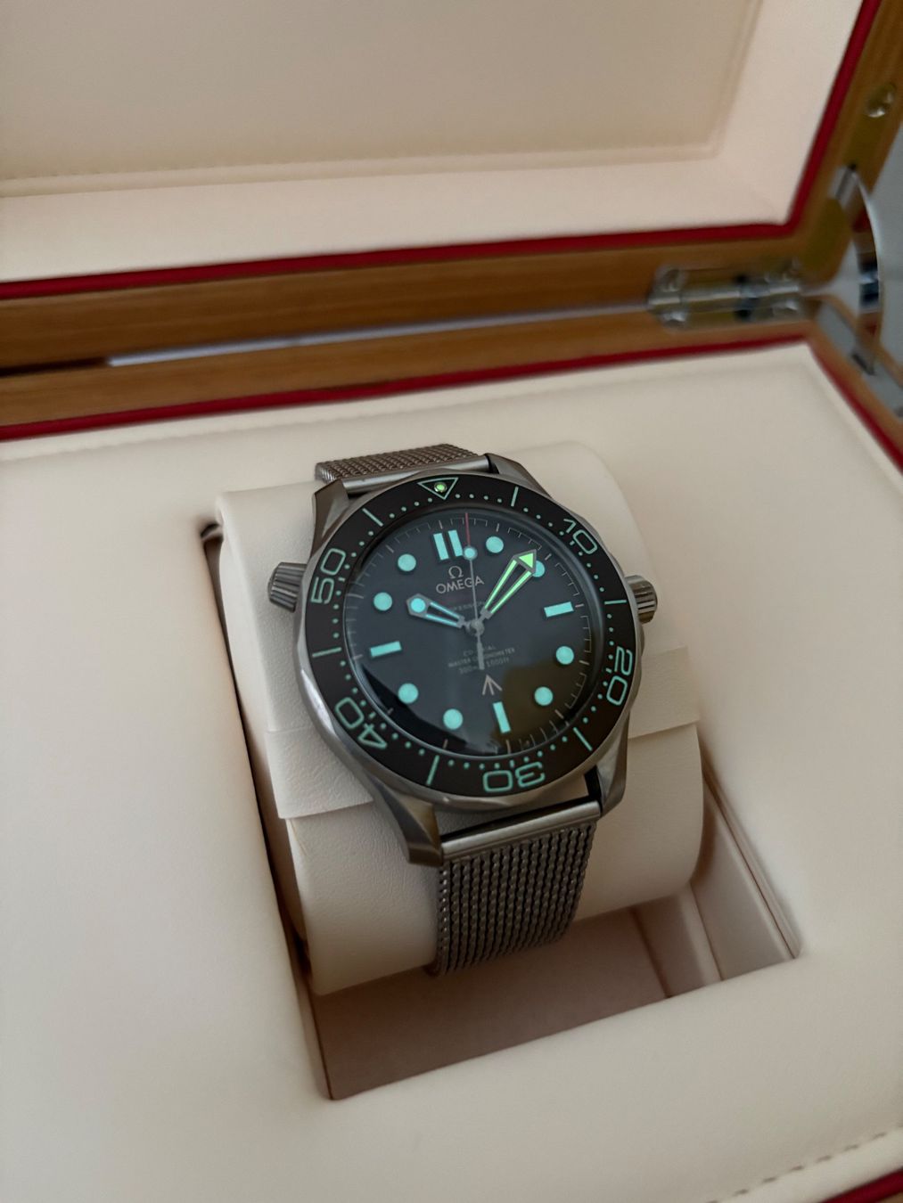 Omega Orologi: OMEGA Seamaster Diver 300M Titanium 007 Edition – Usato da Birsfelden venduto da Mynos 6