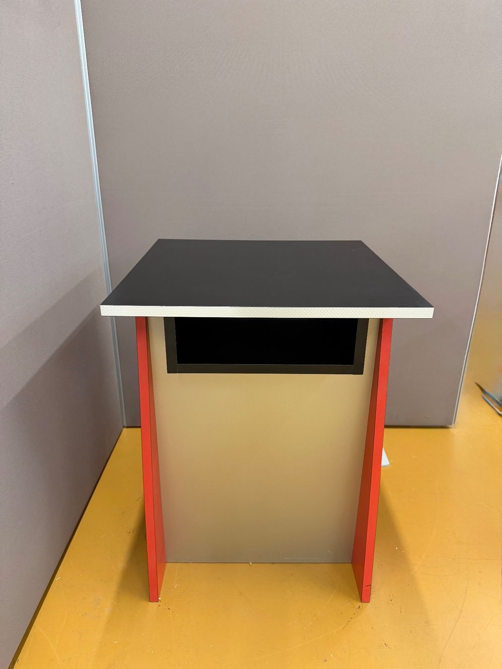 Commodes: Ausstellungsmöbel – D'occasion à Dietlikon par ComdatAG 4