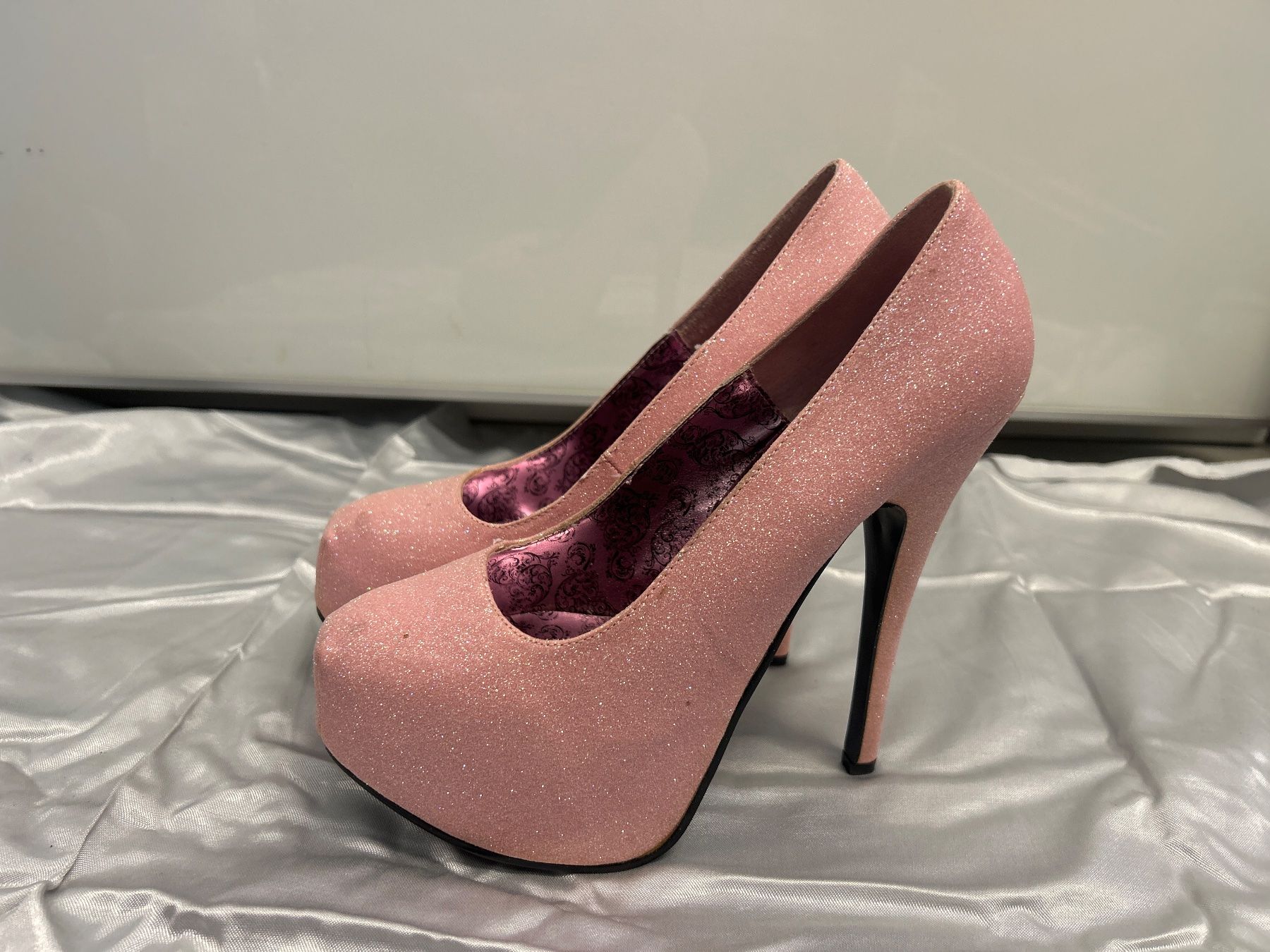 Chaussures femmes: Bordello Pumps Plateau Gr 37 Neu – Neuf avec emballage d'origine à Regensdorf par Spyke55 2