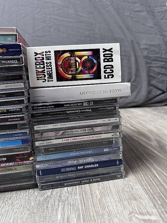 CD: CD's  – Usato da Zell ZH venduto da NIGUL 3