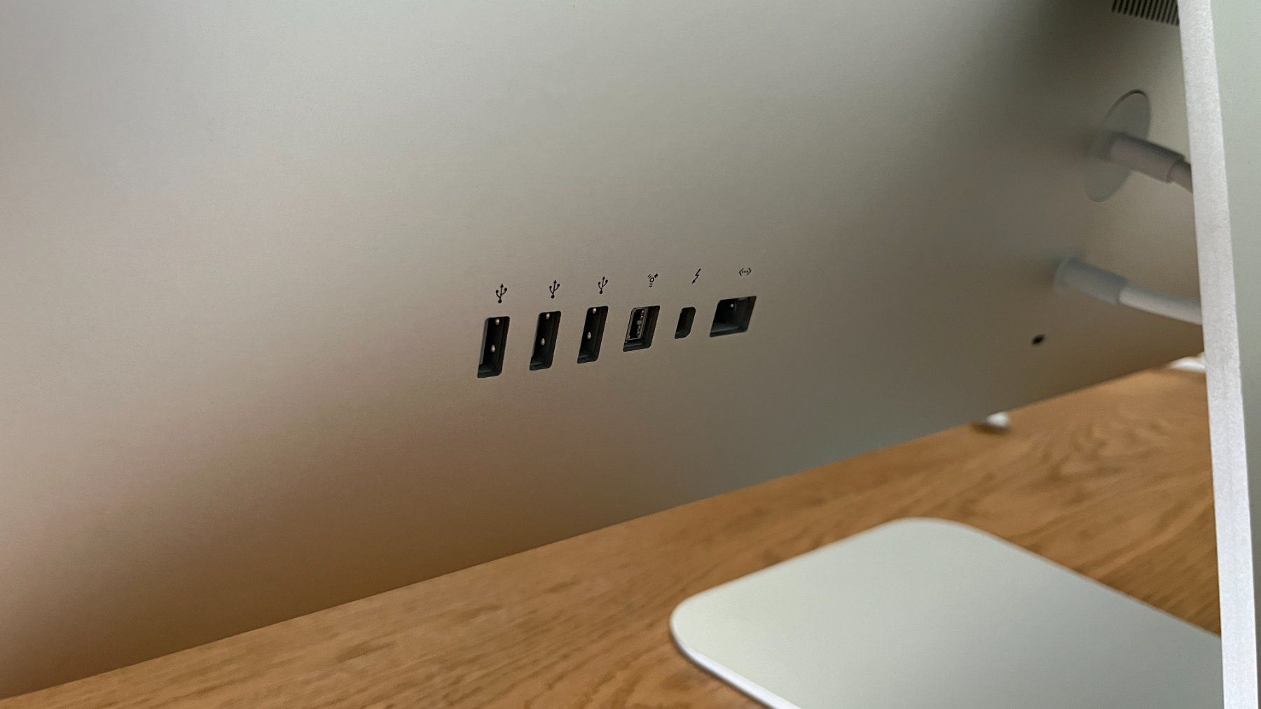 Apple Monitor: *Top* Apple Thunderbolt Display 27" (2016) inkl. Adapter – Usato da Sursee venduto da dnatedo 2