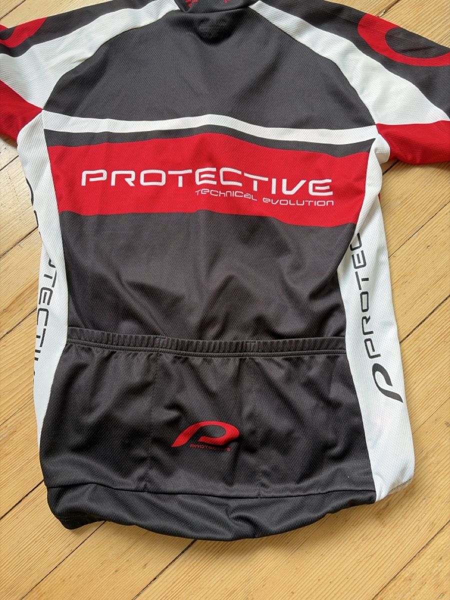 Canottiere & Pantaloni: Radtrikot Protective Technical Evolution schwarz rot – Usato da Oberentfelden venduto da Elifant 2