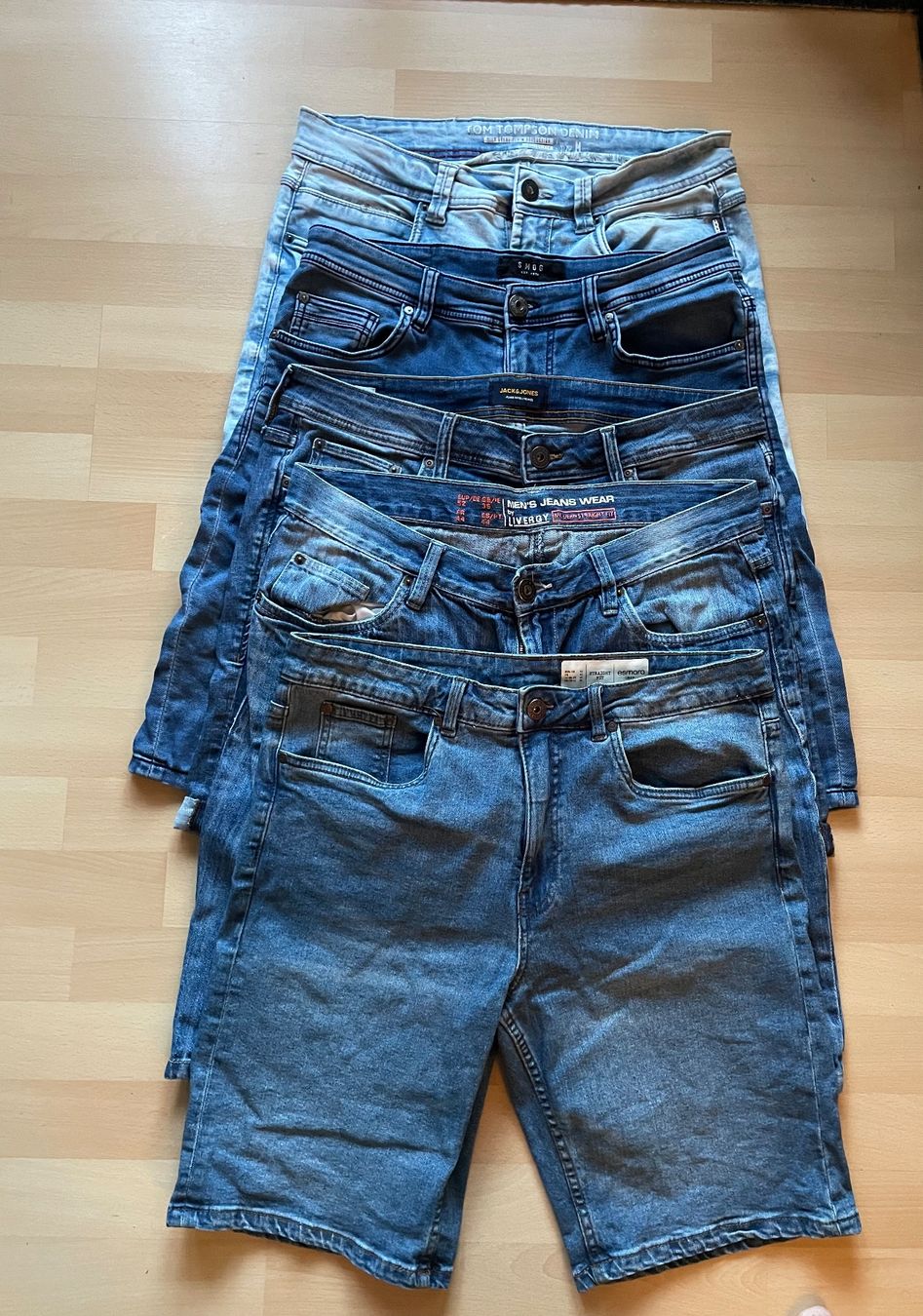 Jeans: Jeans Kurz 5 Stück – D'occasion à Wila par Lokelo