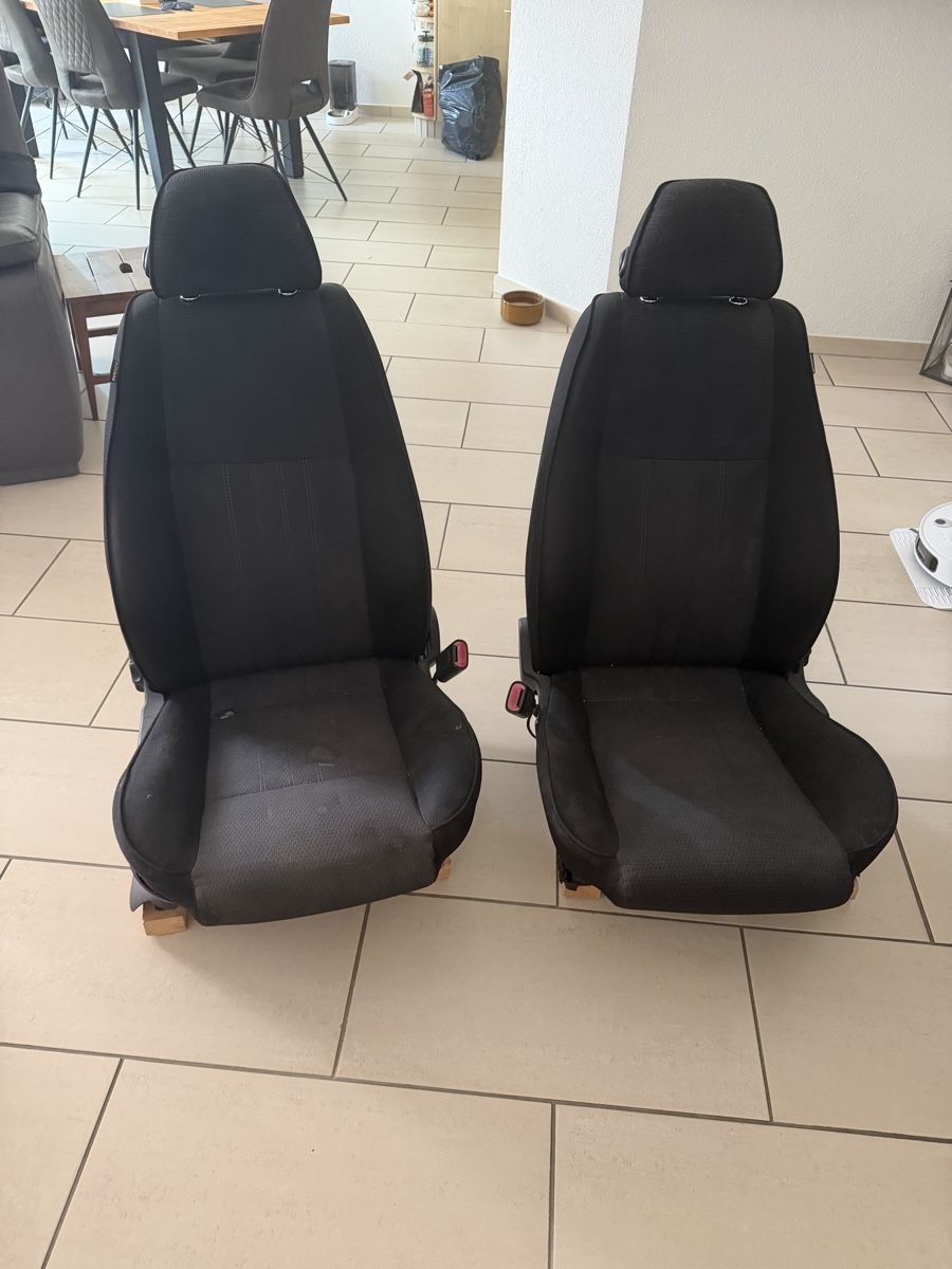 Poltrone: Gamingstühle Autositze – Usato da Bottenwil venduto da NadjaP.