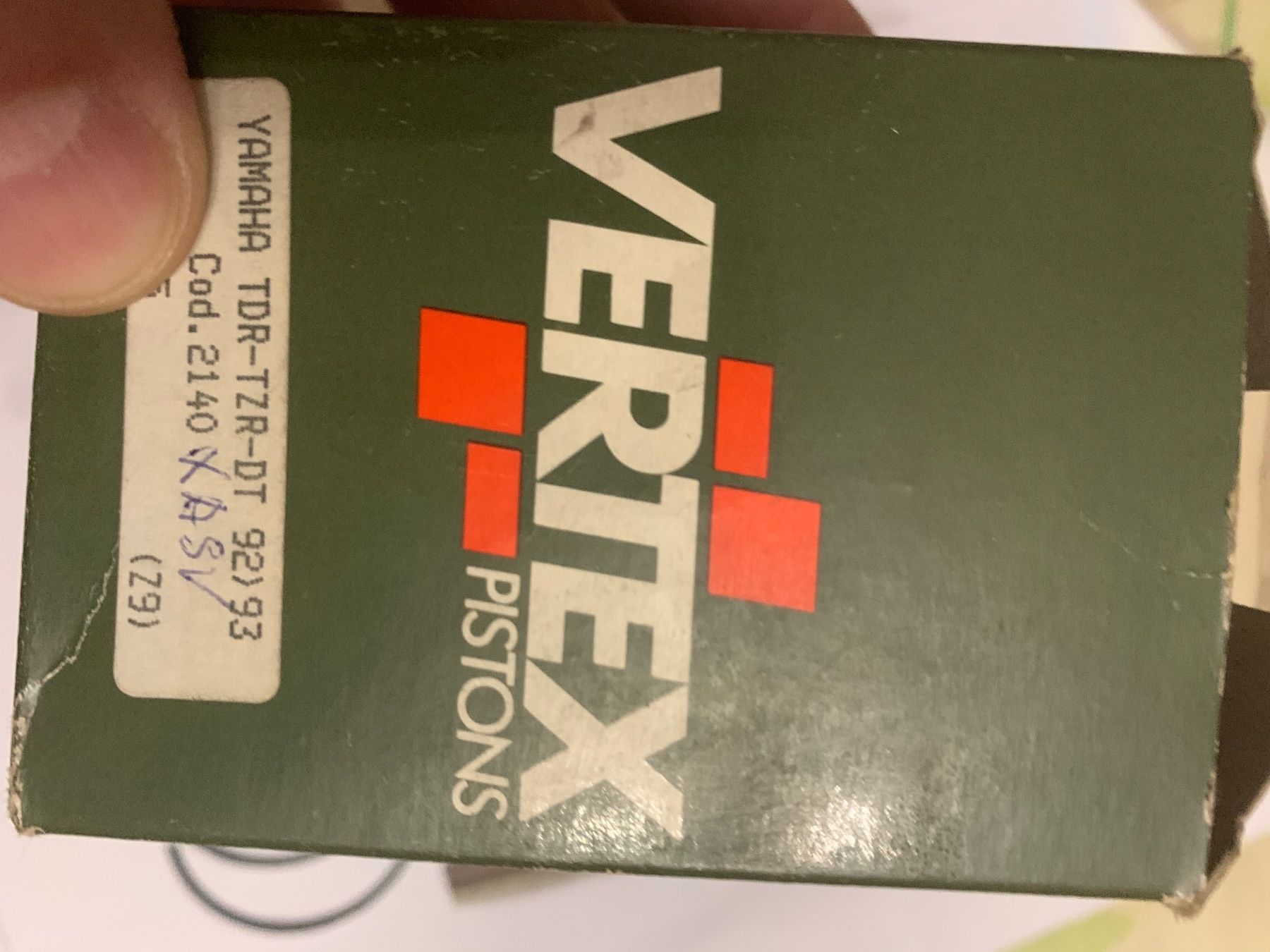 Yamaha Alle Motorradersatzteile: Yamaha TDR /DT / TZR-Kolben – Neu und originalverpackt aus Binz von Gabriel.NicolasG