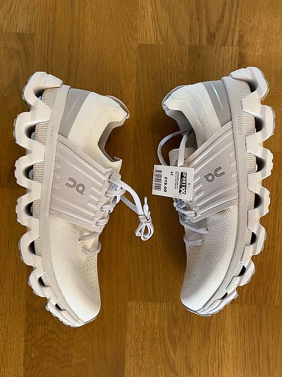 Scarpe da uomo: On Schuhe Gr.42, NEU – Usato da Iffwil venduto da tan_l2nr 1