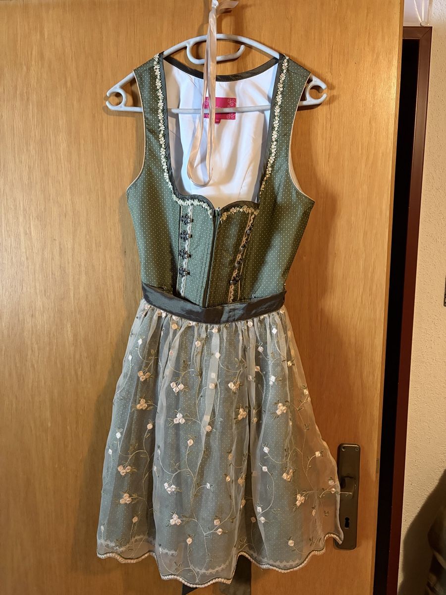 Krüger Vestiti: Schönes Dirndlkleid Gr. 38 – Usato da Dänikon ZH venduto da taxomex