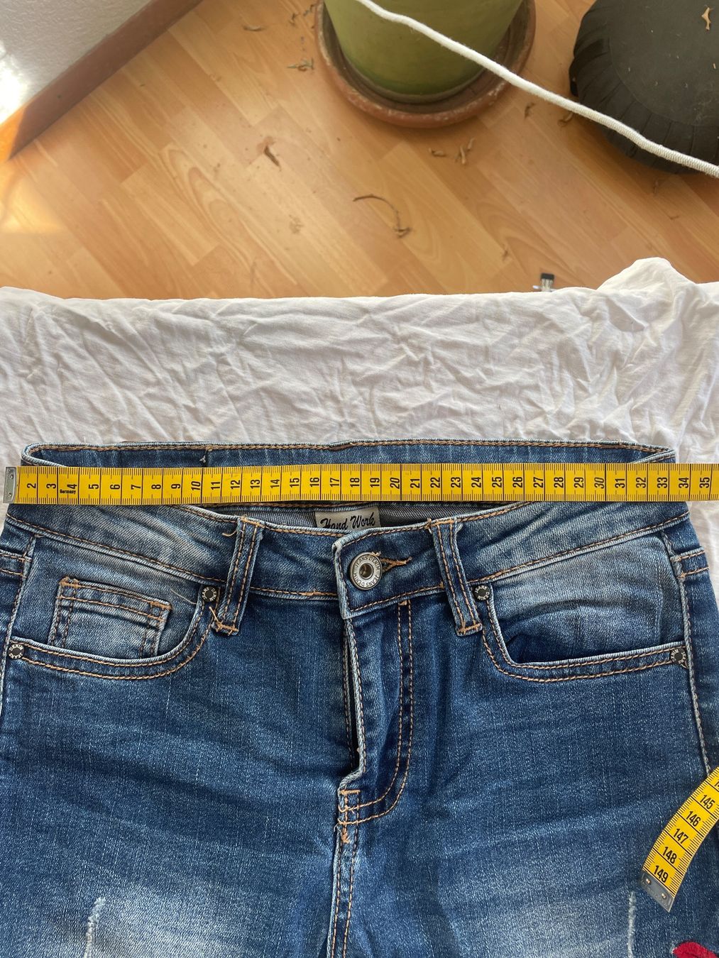 Jeans: Jeans avec broderies fleurs – Usato da Martigny venduto da Lea_lucci 3