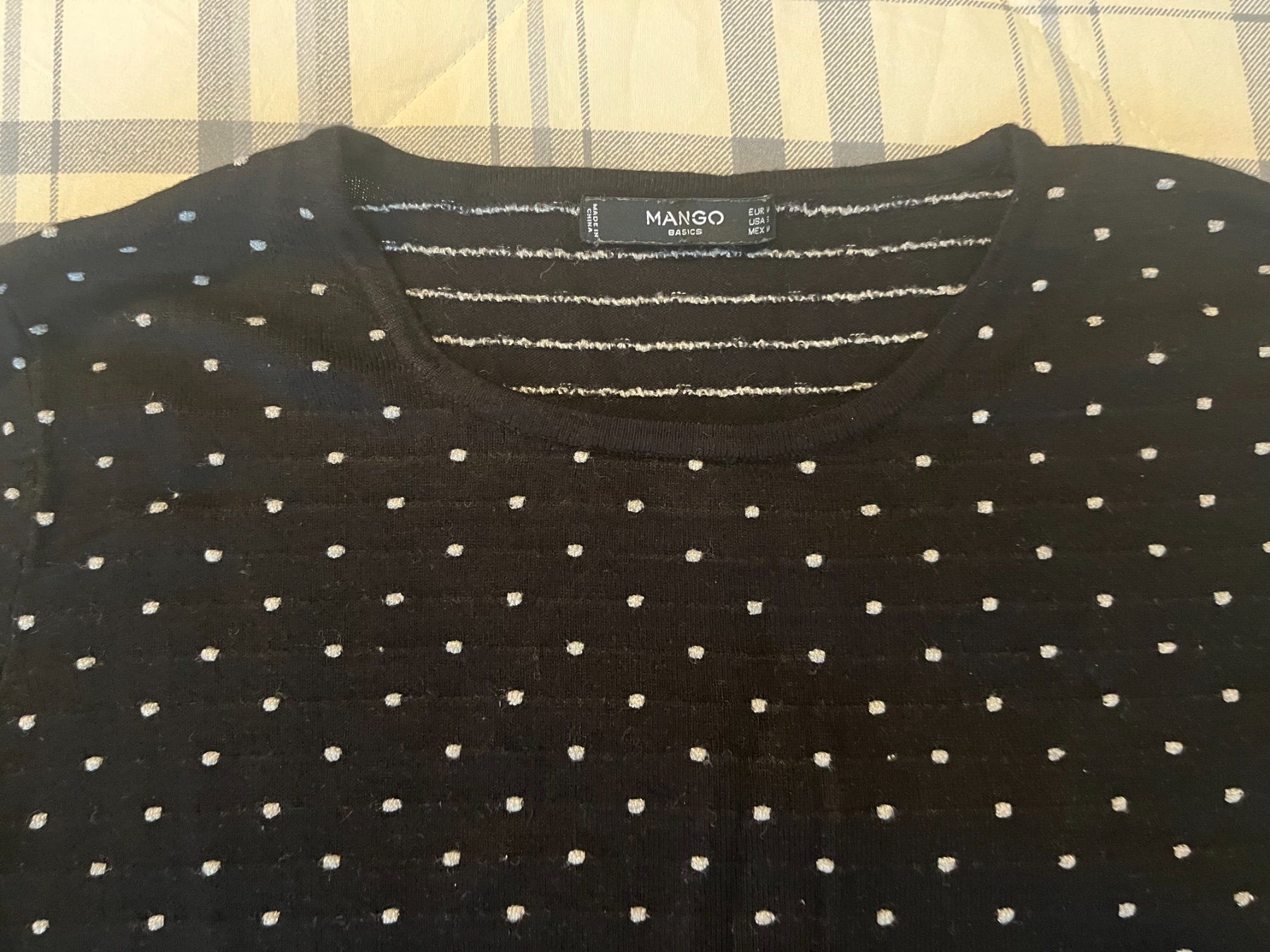 Mango Pullover & Sweatshirts: Damen Pullover Mango Grösse M Farbe schwarz gepunkt – Gebraucht aus Jona von Flexer02 2