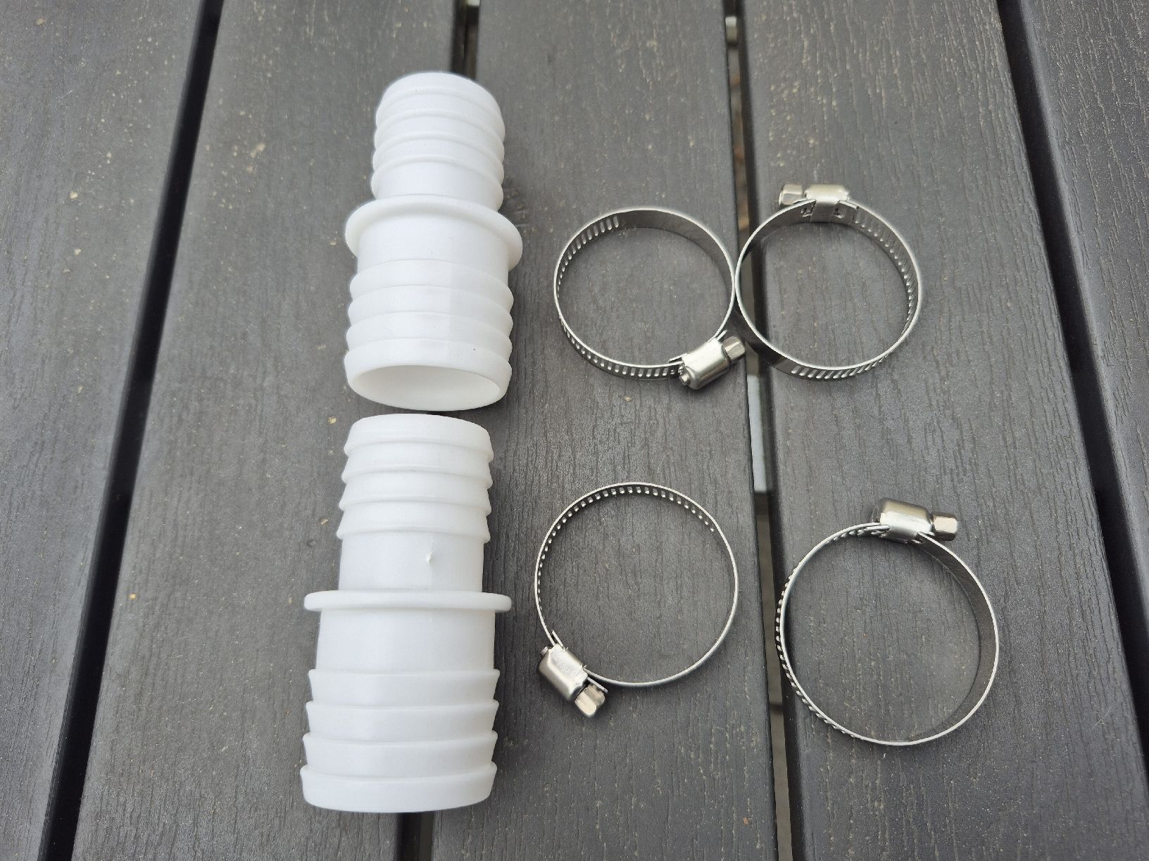 Piscine: Poolschlauch Verbinder 32mm / 38mm – Nuovo (secondo la descrizione) da Dübendorf venduto da maxdedax