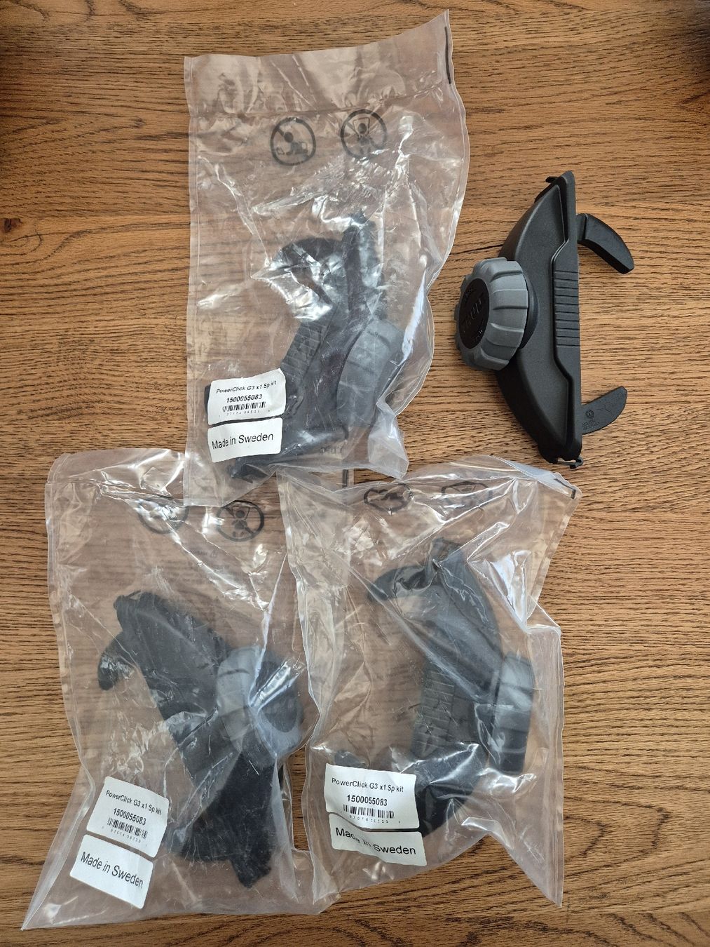 Thule Box da tetto: Thule Powerclick G3 Befestigung Dachbox – Nuovo e nell'imballaggio originale da Arni AG venduto da Zuerich010 6