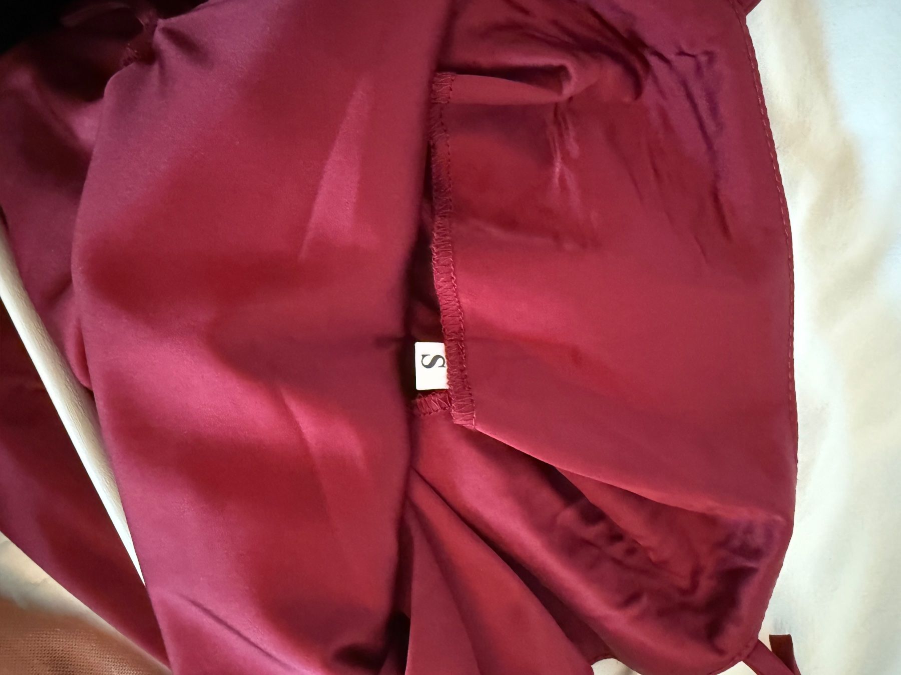 Vestiti: Damen Satin Kleid Bordeaux Grösse S – Usato da Hornussen venduto da con_86dw 2