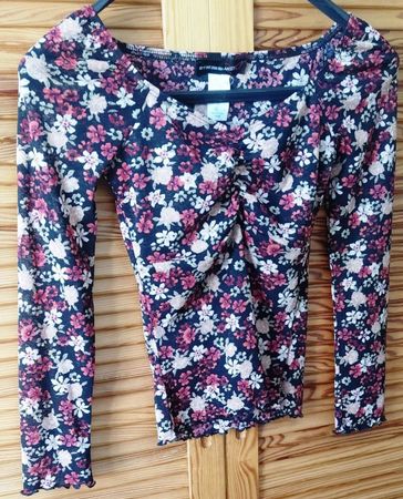 Bluse mit Blumenmuster aus 100% Polyester in Grösse S