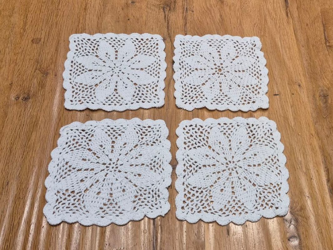 Sottobicchieri: 4er SET Häkeldeckchen, weiss, 15 x 15 cm – Usato da Nottwil venduto da echtMOMO