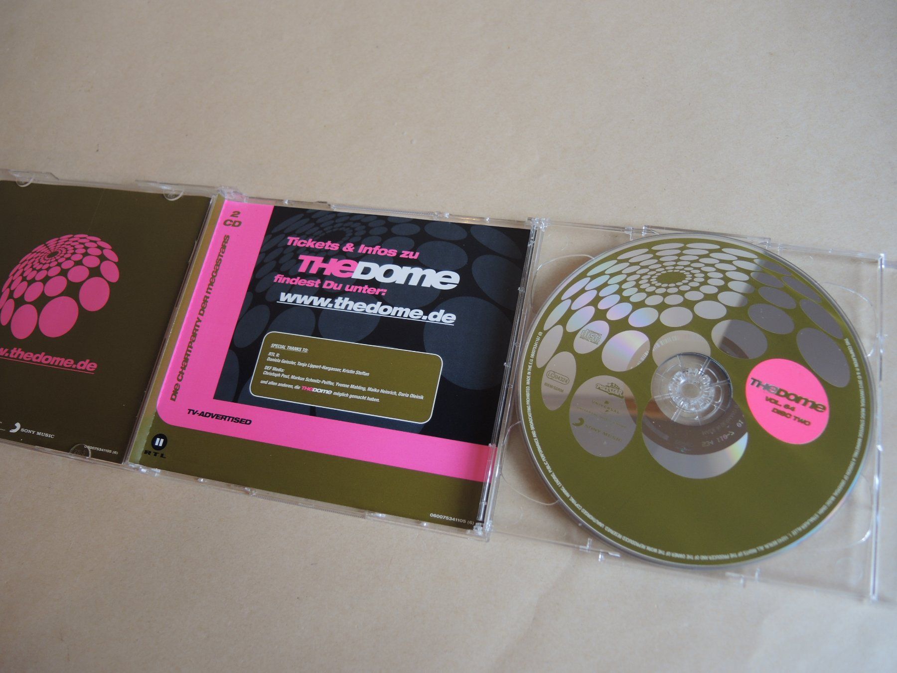 CD: 2 CD The Dome Vol.64 - Robbie Williams, Pink, uvm. – Usato da Rorschach venduto da maeck8 2