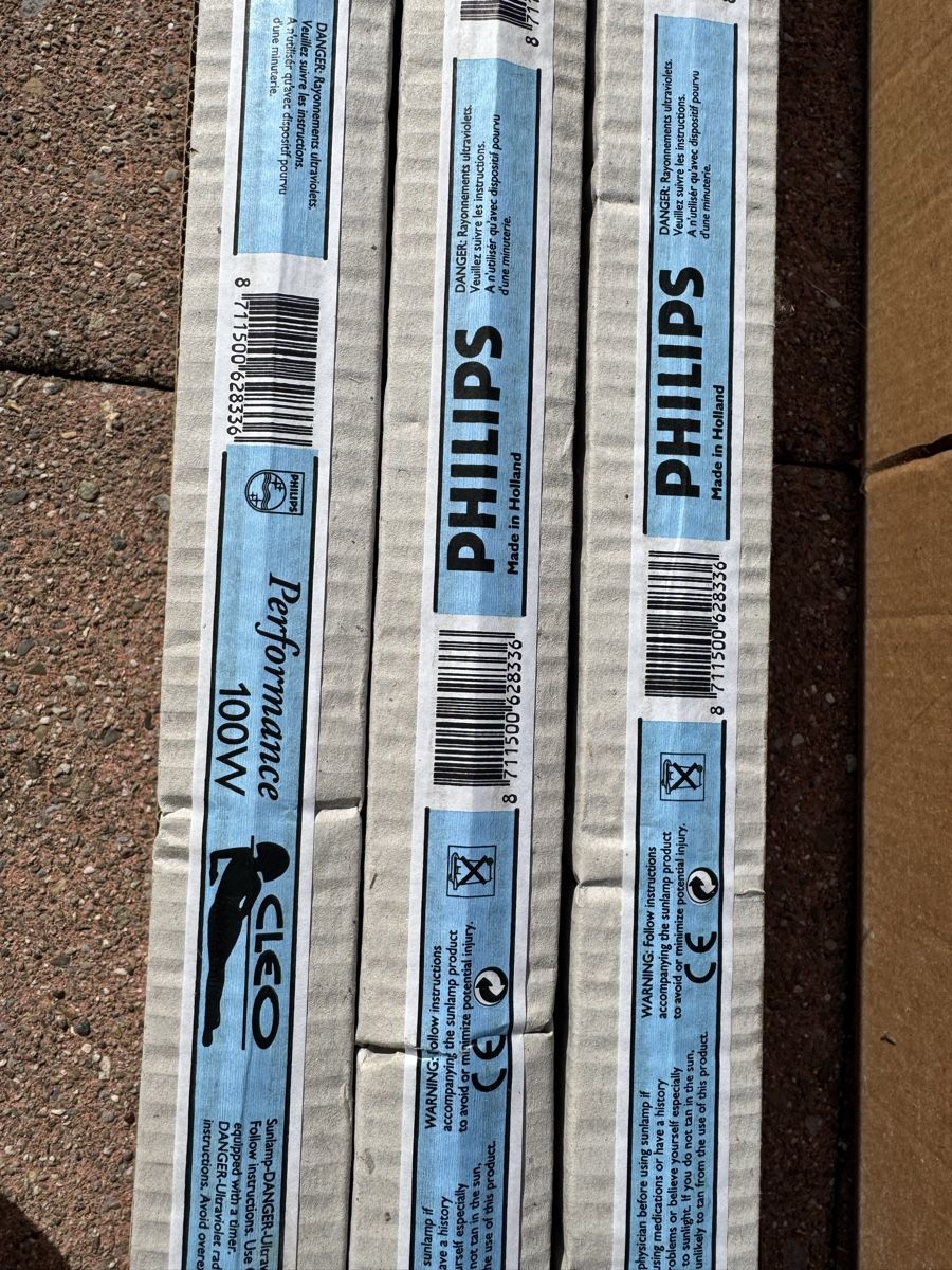 Philips Lampade: Philips Cleo Performance & Alisun Röhren, 100W – Usato da Pratteln venduto da Marc2701