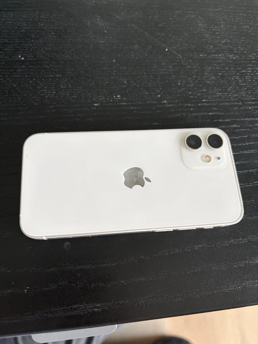 Apple Telefoni cellulari / Smartphones: Apple iPhone 12 mini - 64GB - White - Unlocked - Excellent! – Usato da Schneisingen venduto da constantin_nic