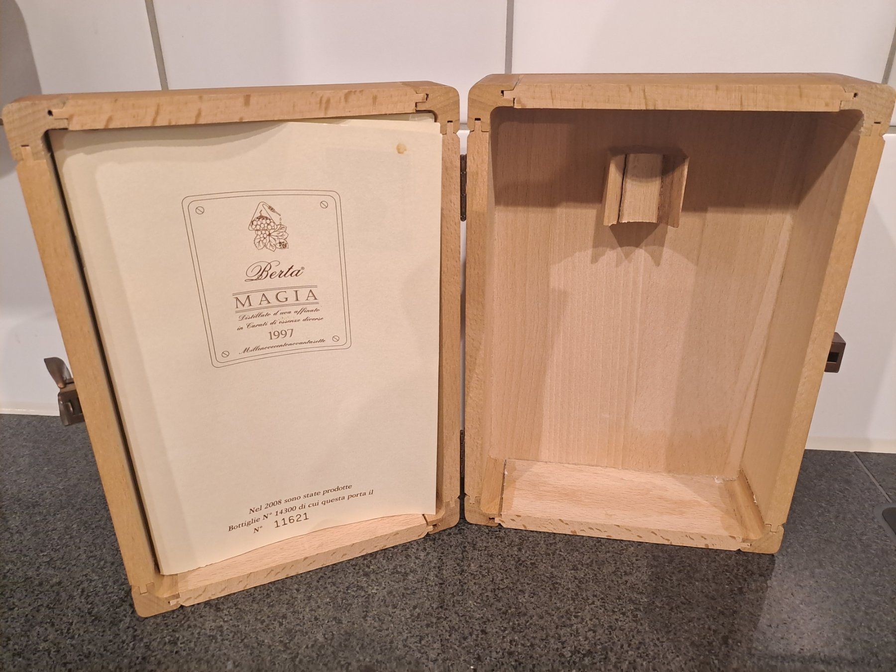 Berta Bevande alcoliche: Berta Grappa Maggia 1997 mit OHK – Nuovo e nell'imballaggio originale da Elsau venduto da Kellerraeumung 7