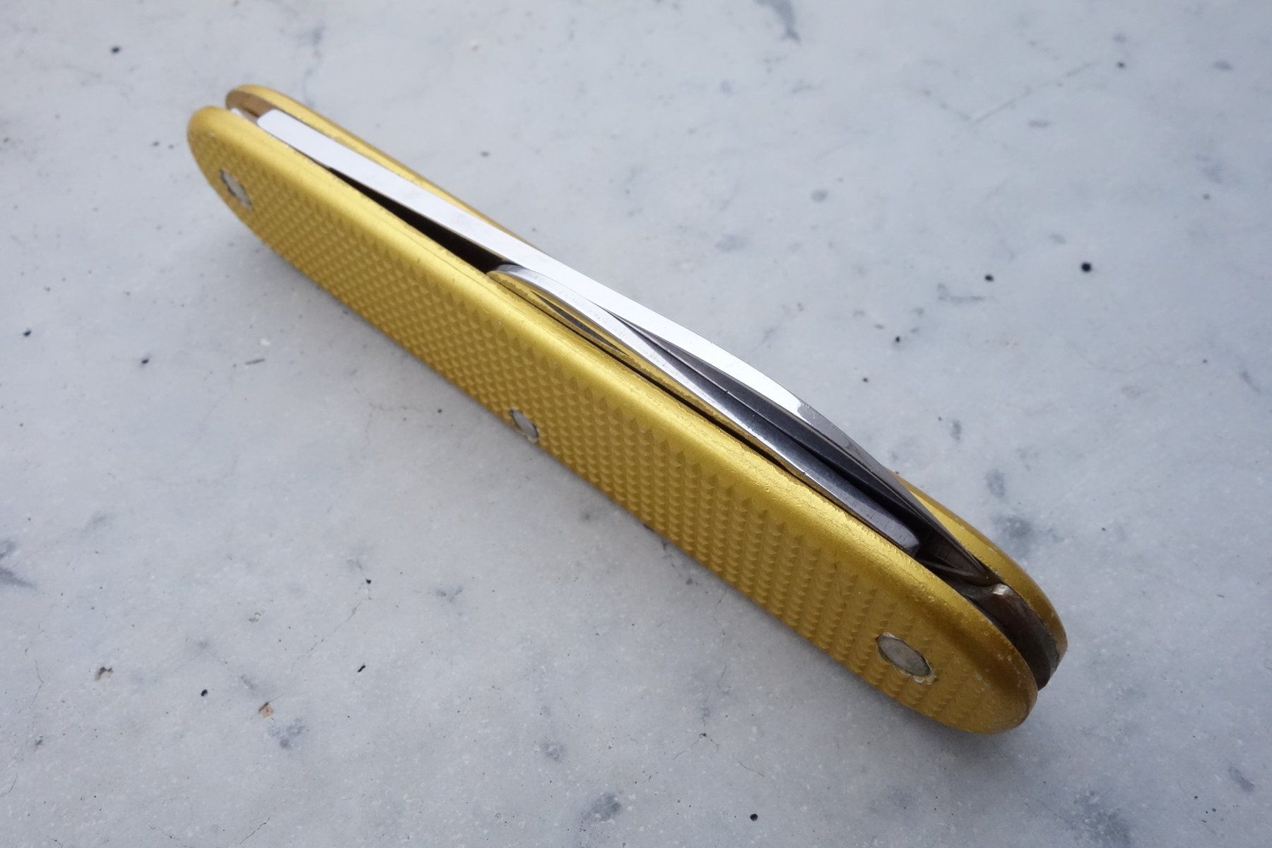 Victorinox Coltelli tascabile: Victorinox Alox Old Cross Sackmesser Bugnard gold – Usato da St. Gallen venduto da 8201 7