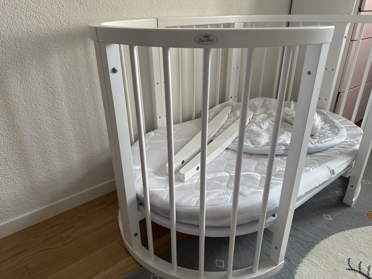 Lits: Oval baby bed – D'occasion à Affoltern am Albis par rot_682g 5