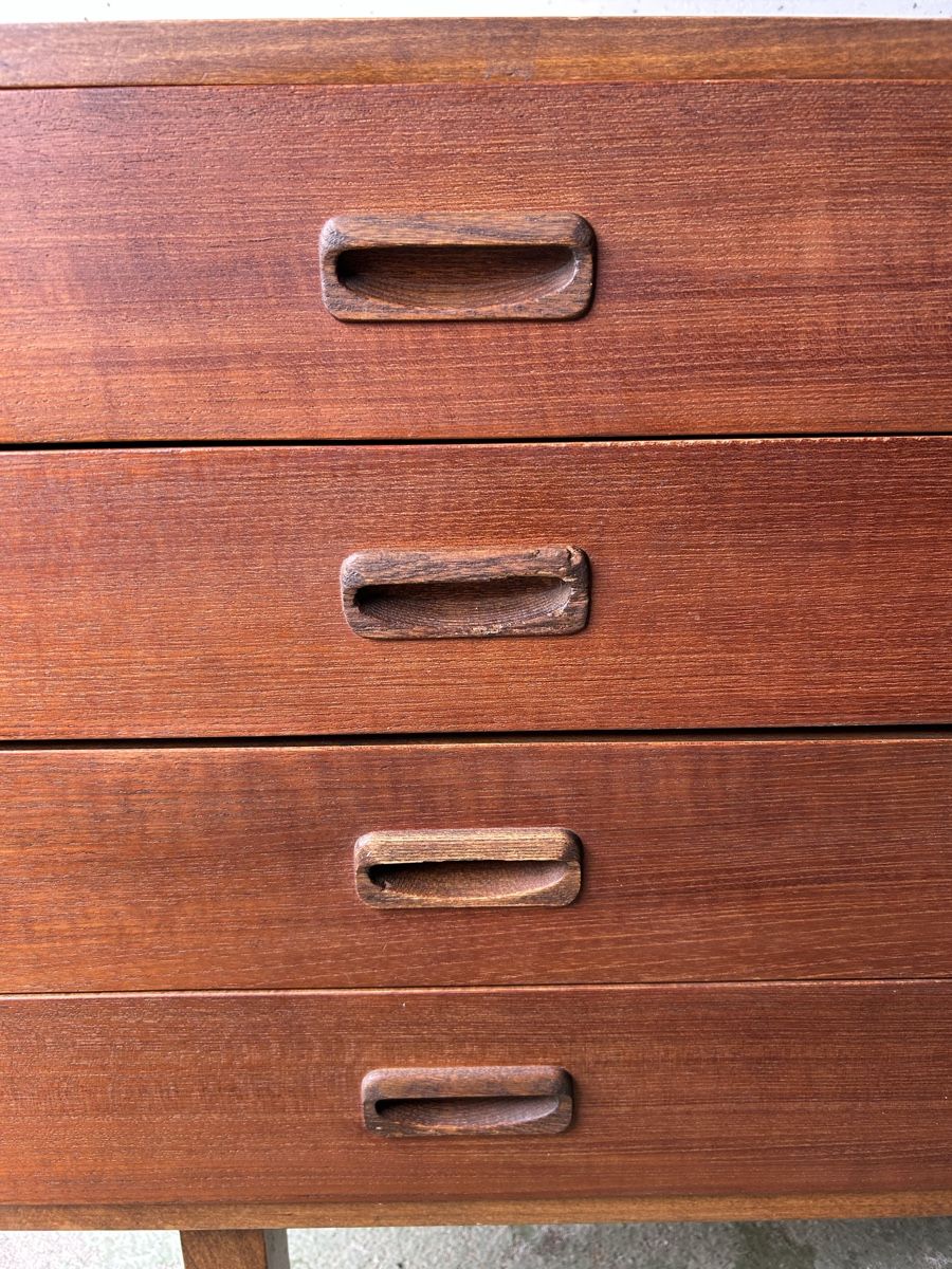 Credenze: Mid-Century Modern Teak Sideboard – Usato da Uetendorf venduto da REhome 1