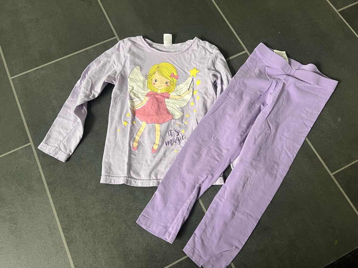 Pyjamas & Ähnliches: Pyjama Gr.122/128 Lila Fee – Gebraucht aus Thun von Siladi 1
