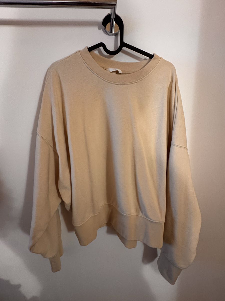 H&M Pullover & Sweatshirts: Butteryellow sweater M – Gebraucht aus Klosters von jewelsy 1