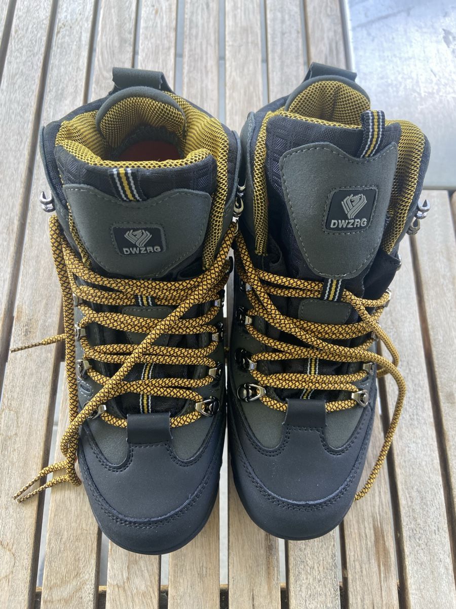 Scarpe per ragazzi: Stiefel Kinder Schwarz 39-40 – Nuovo (secondo la descrizione) da Wetzikon ZH venduto da MaxundMoritz12