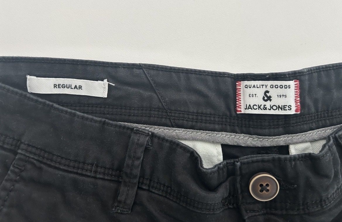 Jack & Jones Pantalons: Shorts Jack&Jones schwarz – D'occasion à Reinach BL par pal_l7t9 2