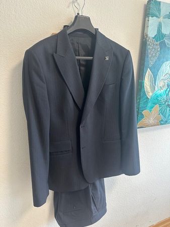 Herrenanzug Grösse: XL  Marke Hermos