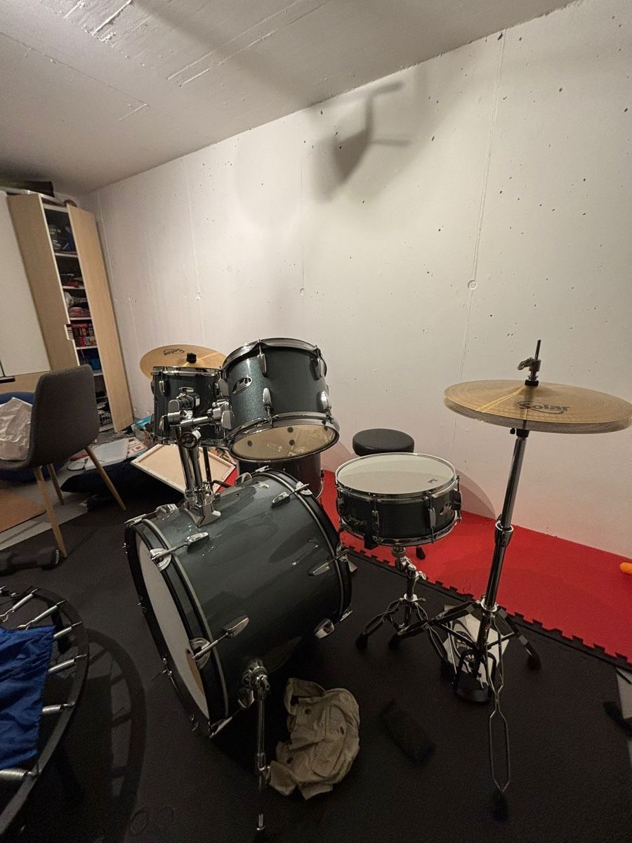 Strumenti musicali: Schlagzeug pearl – Usato da Untersiggenthal venduto da kaanzurich 1