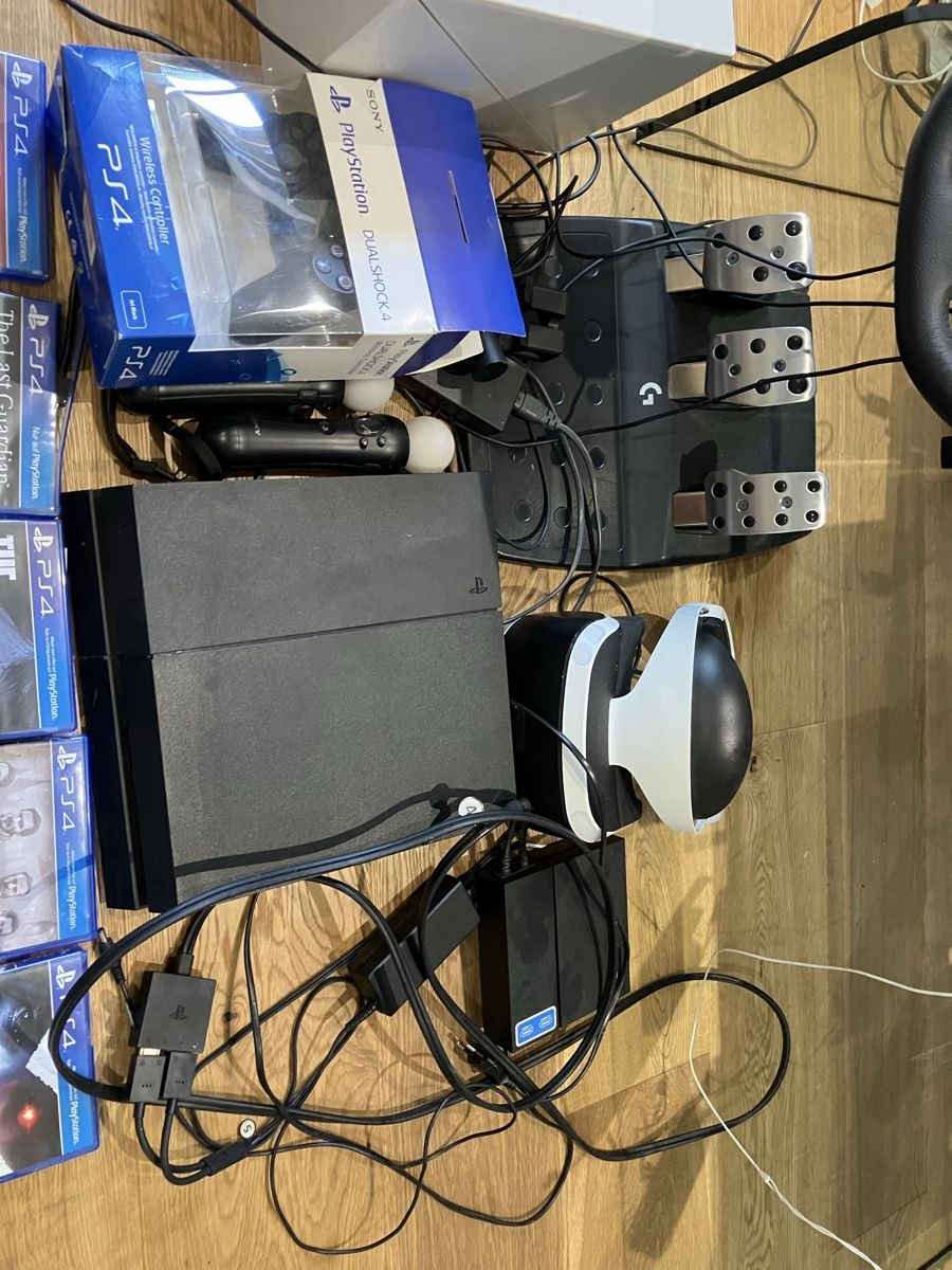 Sony Console: PlayStation 4 1 TB full set – Usato da Bern venduto da gos_v7yj 7