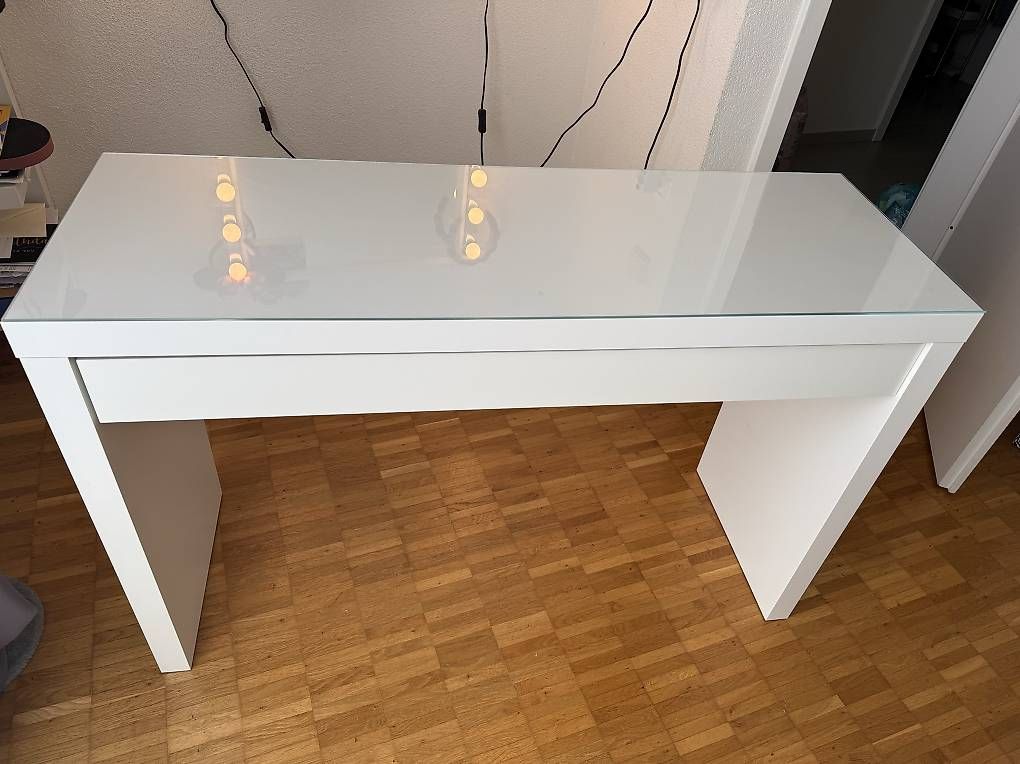 Tavoli da trucco: MALM Schminktisch von Ikea – Usato da St. Gallen venduto da mat_2k5k 1
