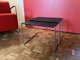 2x 80er Bauhaus Satztische – schwarzes Lochblech & Chrom