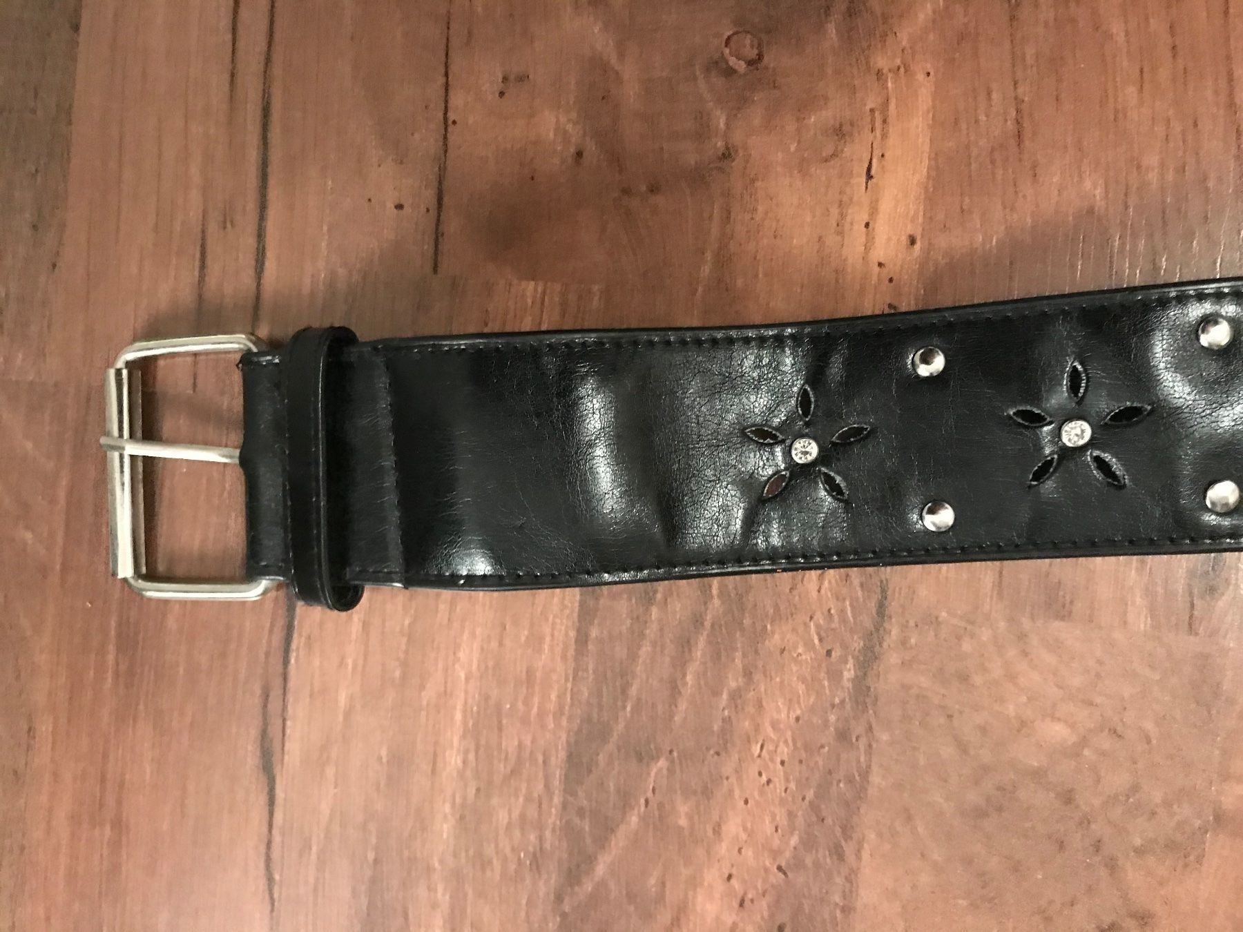Cinture: Gürtel Damen mit Glitzer – Usato da Triesenberg venduto da Anastasia26
