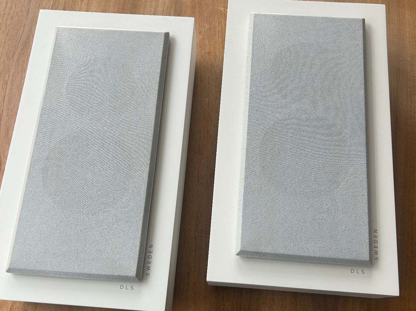 Casse acustiche: DLS-Flatbox-Midi weiss/Adapter Speaker Point – Usato da Bern venduto da thelabe 1