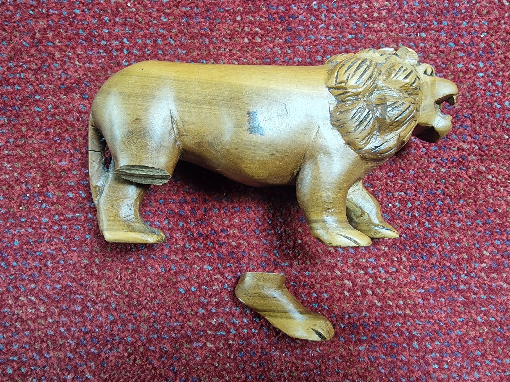 Tutte le decorazioni: Löwenfigur aus Massivholz – Difettoso da Pfaffnau venduto da furush6 2