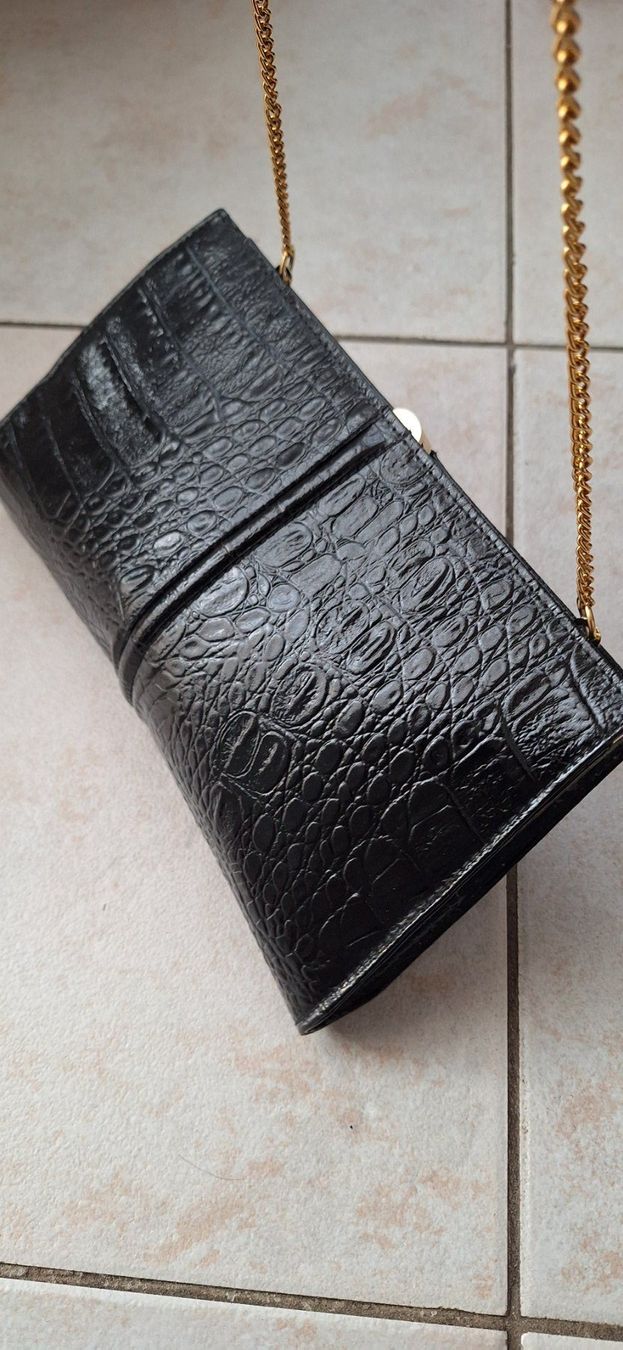 Borse da donna: Sac cuir noir vintage – Usato da St-Triphon venduto da Jldr0 5