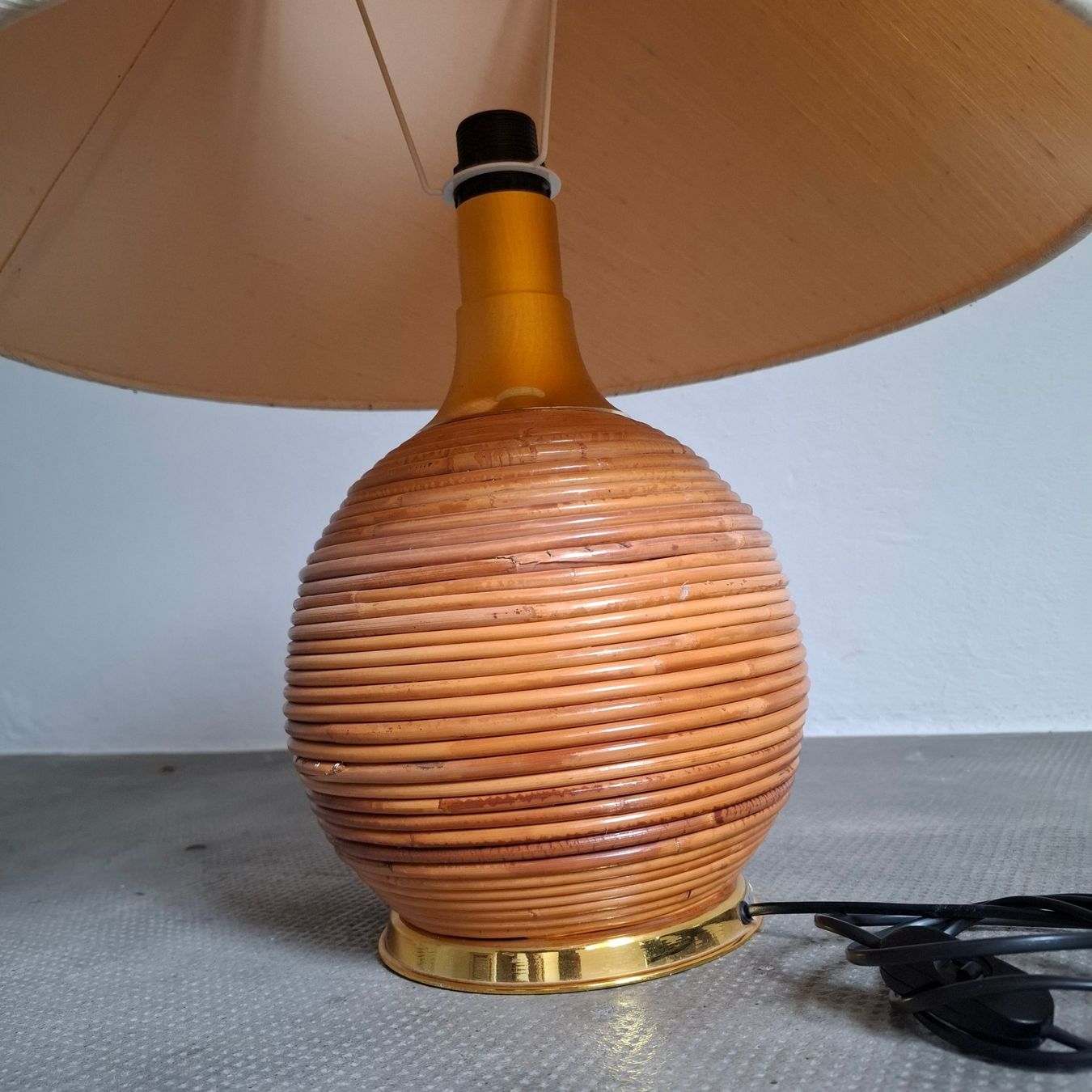 Lampade: Lampe de table rotin vintage retro – Usato da Neuchâtel venduto da Rochawood 1