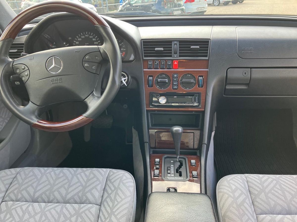 Mercedes-Benz Automobili: Mercedes-Benz C280 – Usato da Cernier venduto da stayfastjeffrey 4
