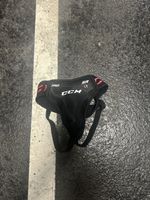 CCM Eishockey Tiefschutz SR schwarz/rot guter Zustand