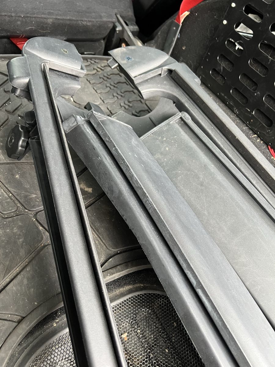 Mopar Tutti pezzi di ricambio auto: Softop Originale Mopar JKU jeep Wrangler – Nuovo (secondo la descrizione) da Brè sopra Lugano venduto da micheleschmid 9
