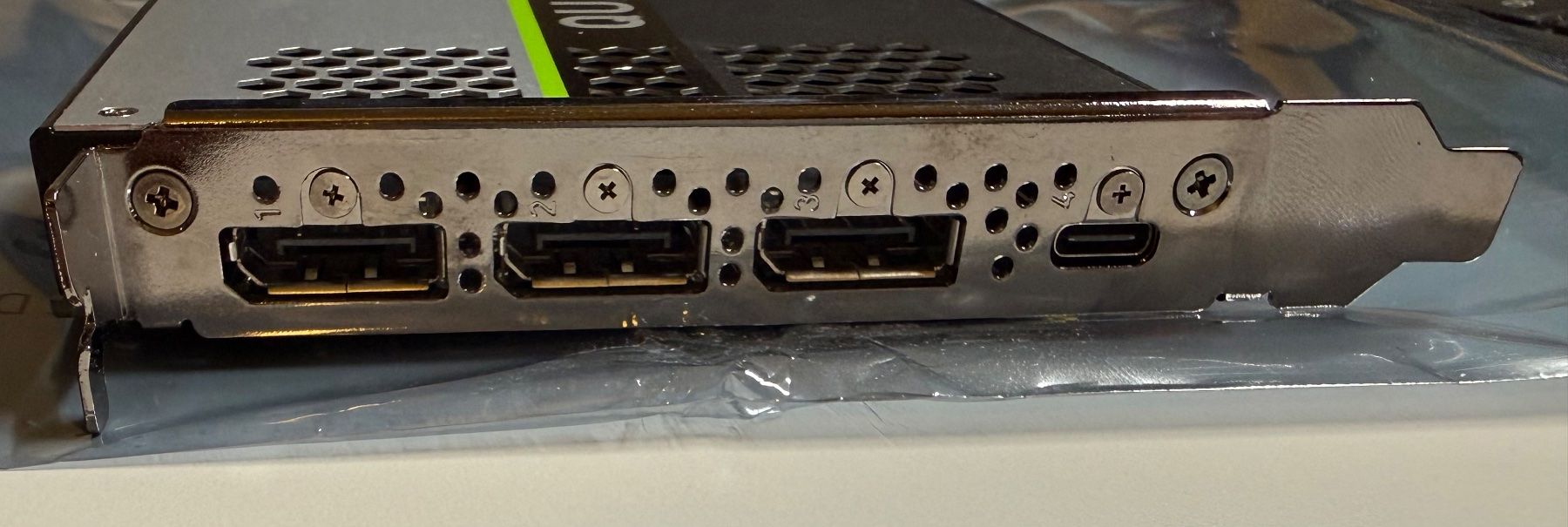 Nvidia Grafikkarten: NVIDIA RTX 4000 Turing 8GB GDDR6 Workstation GPU – Gebraucht aus Kirchlindach von Madd 3