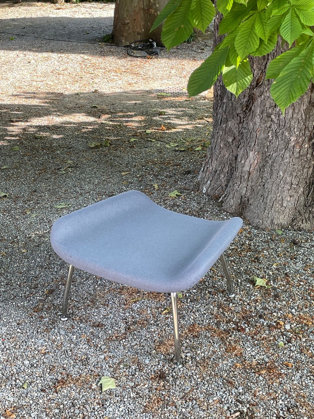 Sgabelli: Hocker - Womb Chair Ottomane – Nuovo e nell'imballaggio originale da Zürich venduto da hubiene 1