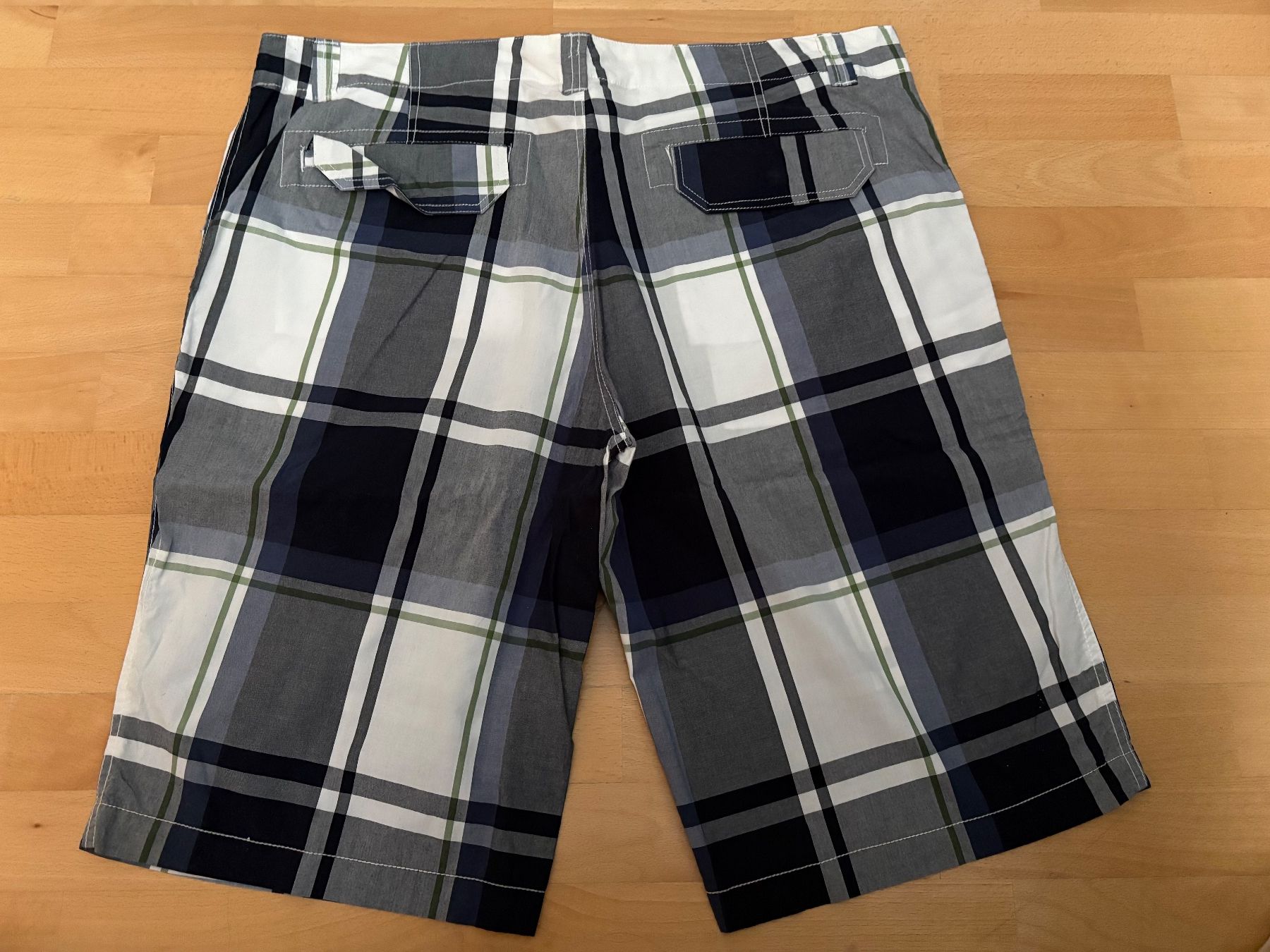 Pantaloni: Shorts - reject - Grösse 38 – Nuovo (secondo la descrizione) da Oberuzwil venduto da Tomsi_9 1