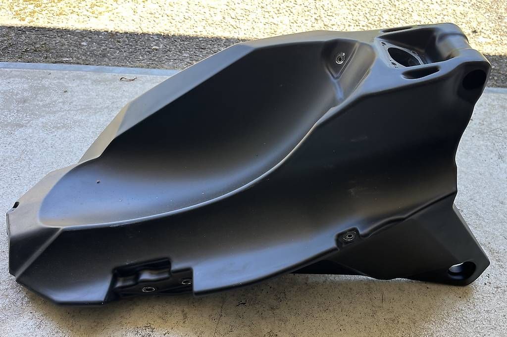 Accessori per altri veicoli: KTM LC4 690 Enduro TANK – Usato da Cheyres venduto da Bonsai3 1