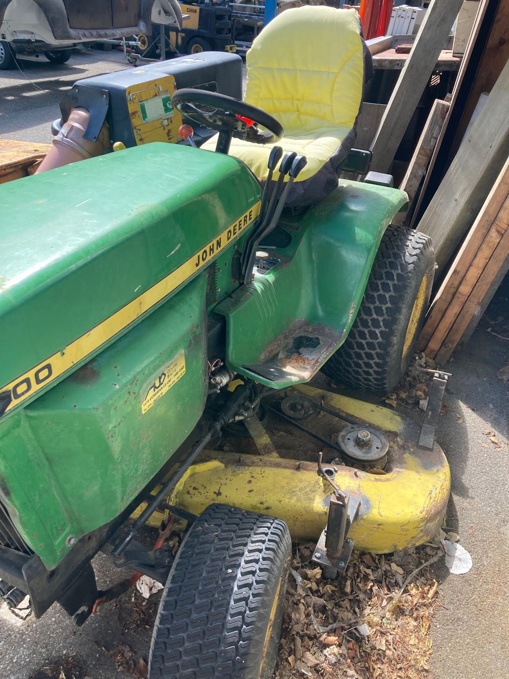 John Deere Tagliaerba: Tracteur-Tondeuse John Deere 400 – Usato da Romanel-s-Lausanne venduto da MG_IG_PN 6